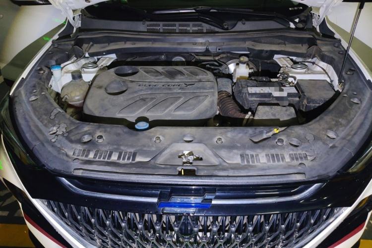 Used CHANGAN OSHAN X7 PLUS 2022 1.5T Blue Whale Edition Automatic Geeker Navigation Model Engine Bay