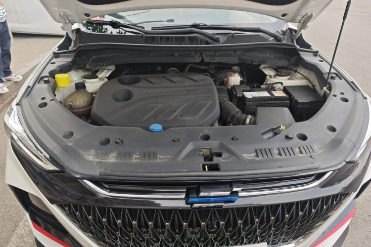 Used CHANGAN OSHAN X7 PLUS 2022 1.5T Blue Whale Edition Automatic ZhiZun Model Engine Bay