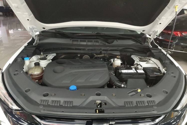 Used CHANGAN OSHAN X7 PLUS 2022 1.5T Blue Whale Edition Automatic ZhiZun Model Engine Bay