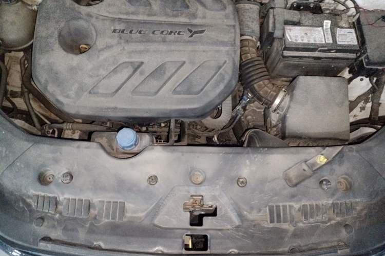 Used CHANGAN OSHAN X7 PLUS 2022 1.5T Blue Whale Edition Automatic Prestige Version Engine Bay