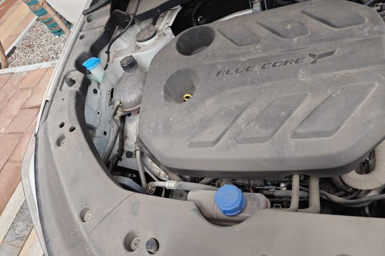Used CHANGAN OSHAN X7 PLUS 2022 1.5T Blue Whale Edition Automatic Prestige 7-Seater Engine Bay Right