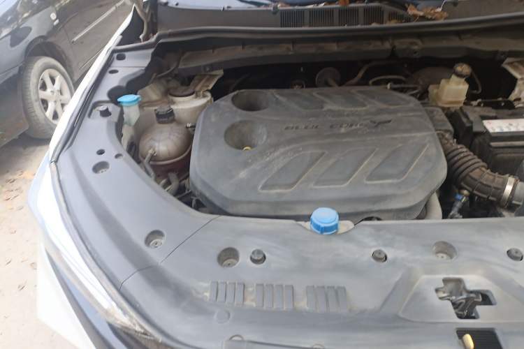 Used CHANGAN OSHAN X7 PLUS 2022 1.5T Blue Whale Edition Automatic Prestige 7-Seater Engine Bay Right