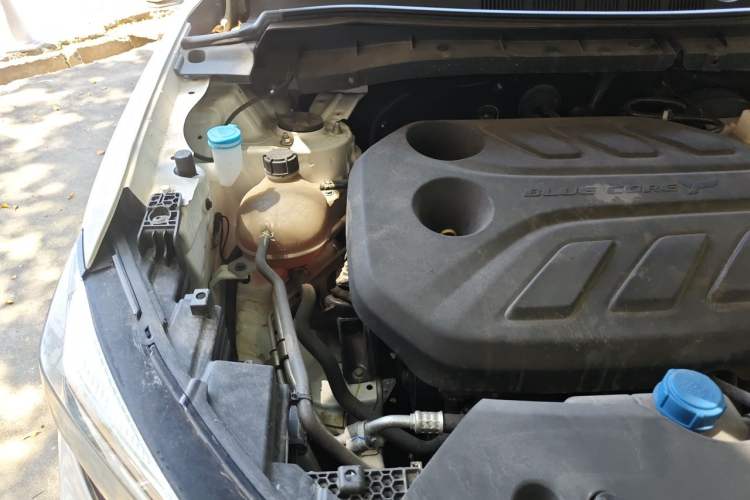Used CHANGAN OSHAN X7 PLUS 2022 1.5T Blue Whale Edition Automatic Luxury Trim Engine Bay Right