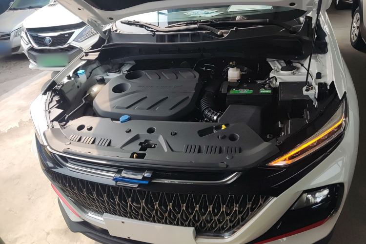 Used CHANGAN OSHAN X7 PLUS 2022 1.5T Blue Whale Edition Automatic Luxury Trim Engine Bay