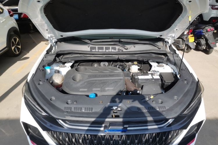 Used CHANGAN OSHAN X7 PLUS 2022 1.5T Blue Whale Edition Automatic Geeker Navigation Model Engine Bay