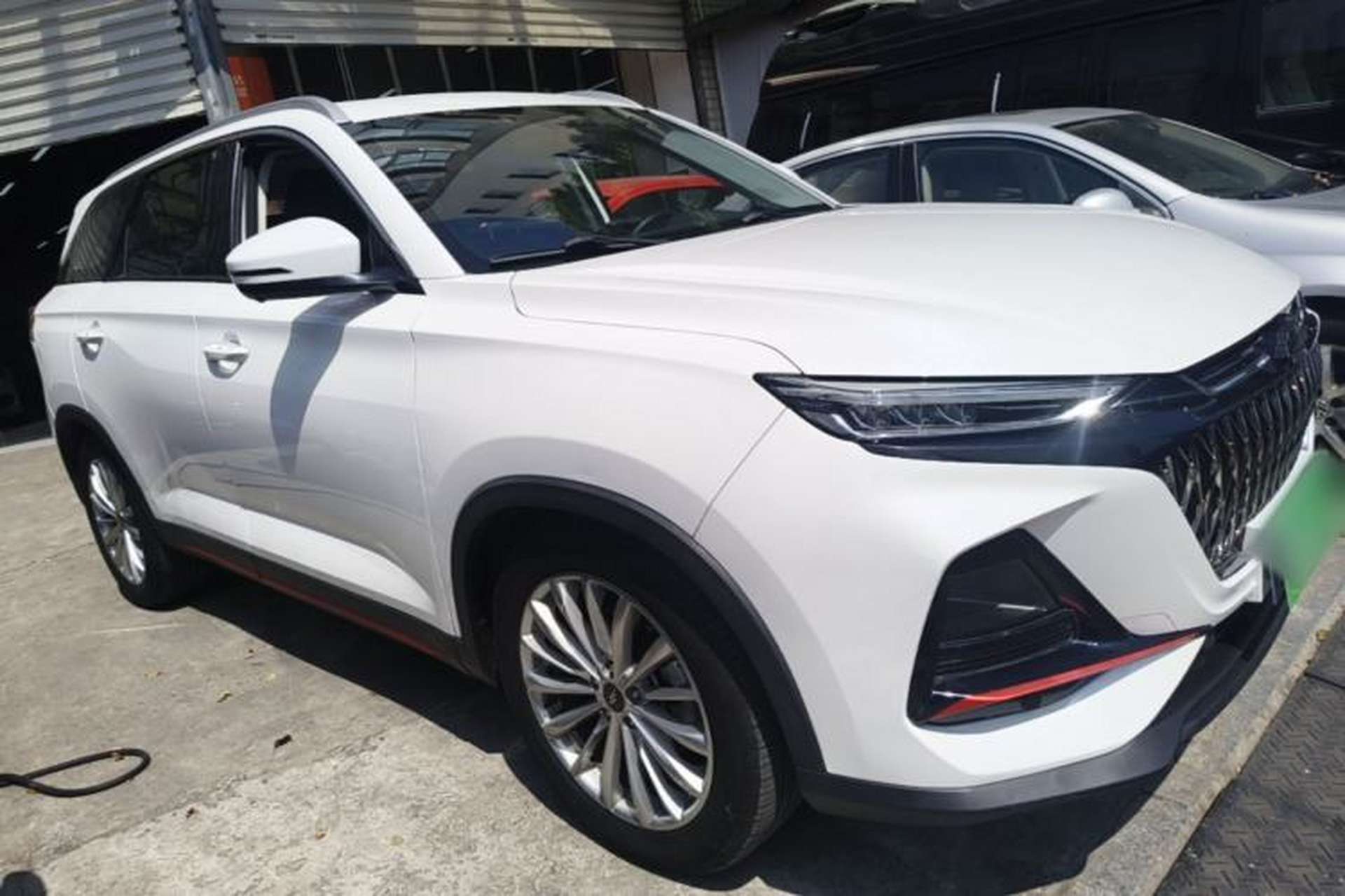 Used CHANGAN OSHAN X7 PLUS 2022 1.5T Blue Whale Edition Automatic ZhiZun Model Exterior 1