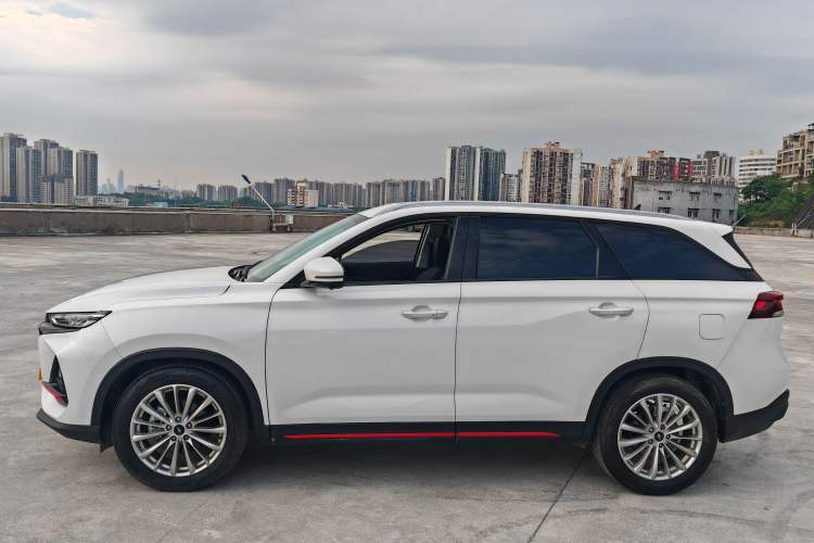 Used CHANGAN OSHAN X7 PLUS 2022 1.5T Blue Whale Edition Automatic Prestige Version Exterior 2