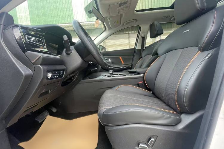 Used CHANGAN OSHAN X7 PLUS 2022 1.5T Blue Whale Edition Automatic ZhiZun Model Exterior 4