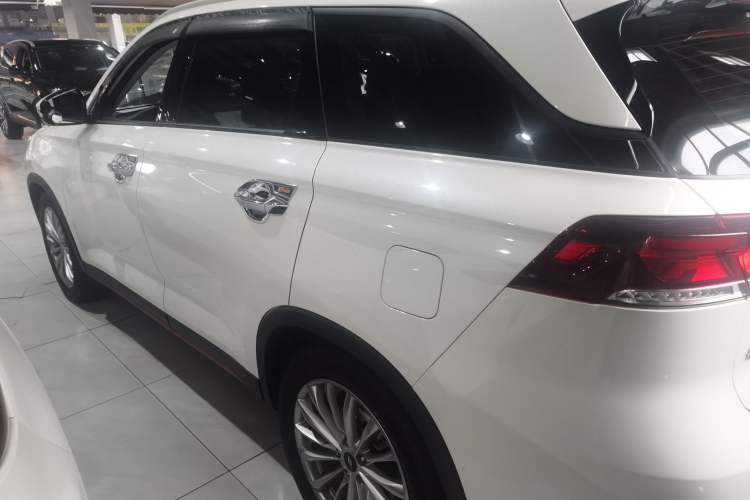 Used CHANGAN OSHAN X7 PLUS 2022 1.5T Blue Whale Edition Automatic Prestige Version Exterior 5