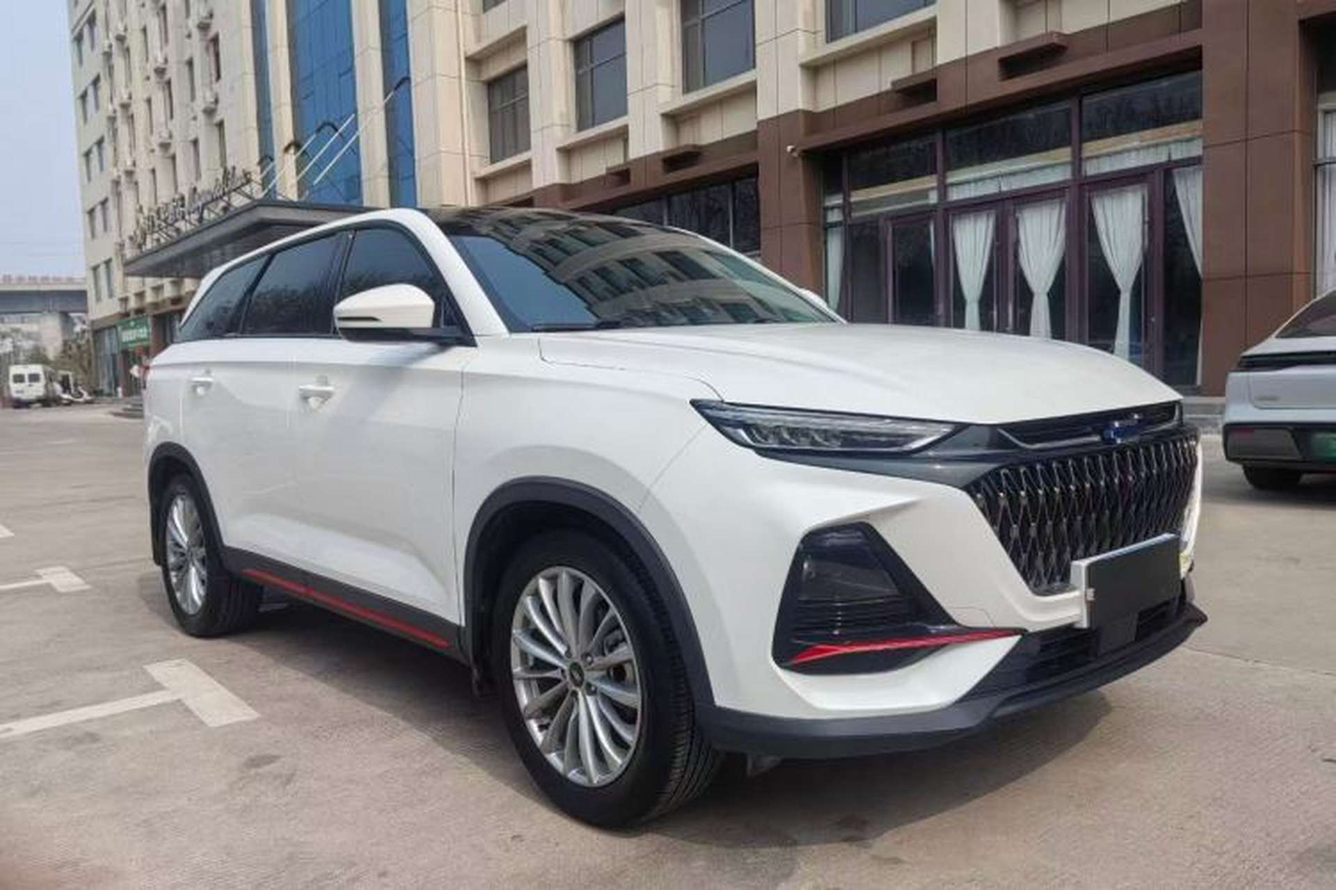 Used CHANGAN OSHAN X7 PLUS 2022 1.5T Blue Whale Edition Automatic Luxury Trim Exterior 9