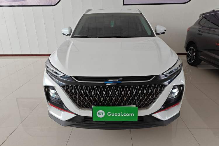 Used CHANGAN OSHAN X7 PLUS 2022 1.5T Blue Whale Edition Automatic Prestige Version Front