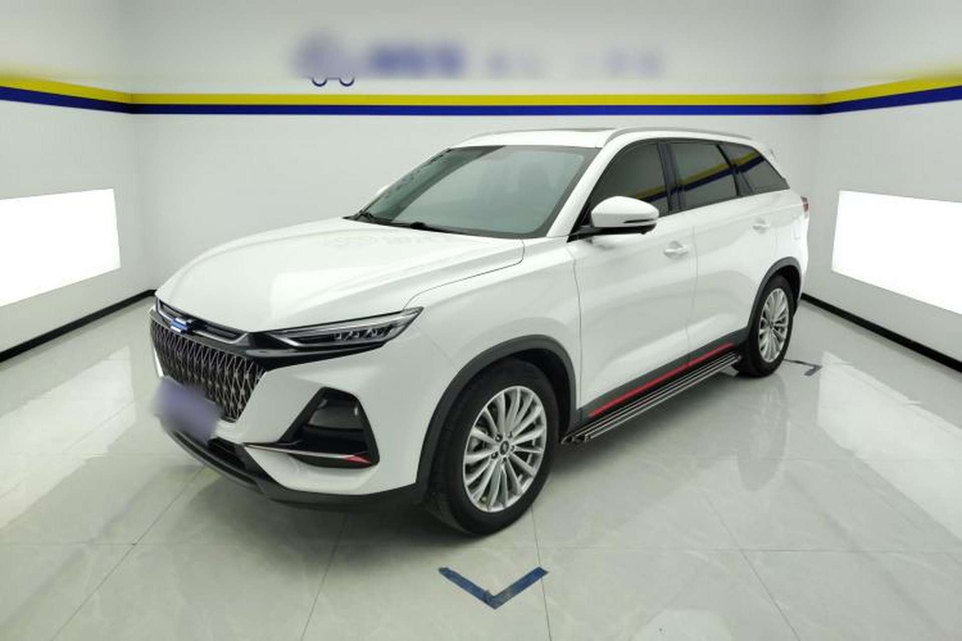 Used CHANGAN OSHAN X7 PLUS 2022 1.5T Blue Whale Edition Automatic Prestige Version Front Left 45 Deg