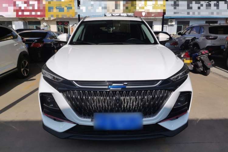 Used CHANGAN OSHAN X7 PLUS 2022 1.5T Blue Whale Edition Automatic Geeker Navigation Model Front