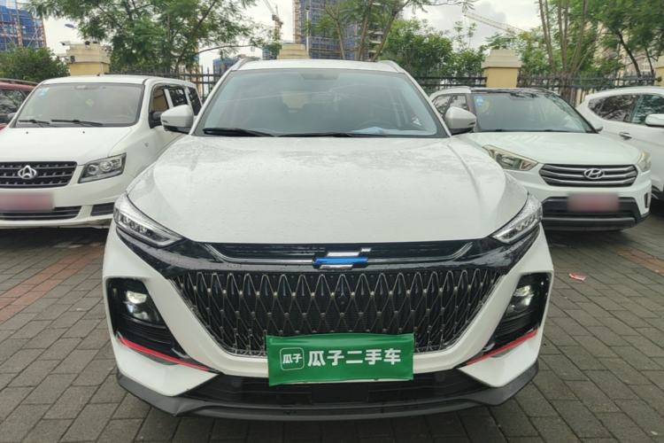 Used CHANGAN OSHAN X7 PLUS 2022 1.5T Blue Whale Edition Automatic Prestige 7-Seater Front