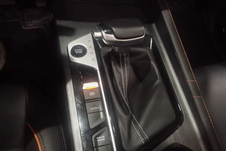 Used CHANGAN OSHAN X7 PLUS 2022 1.5T Blue Whale Edition Automatic Prestige Version Gear Lever