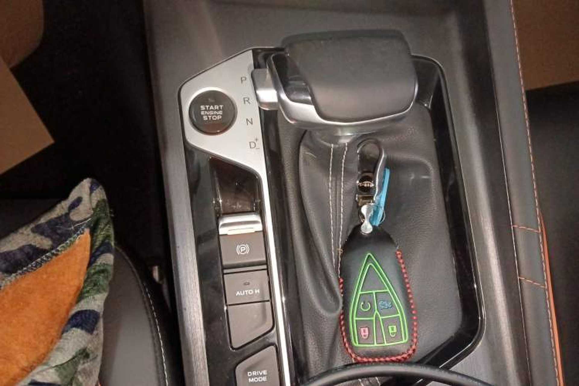 Used CHANGAN OSHAN X7 PLUS 2022 1.5T Blue Whale Edition Automatic Prestige Version Gear Lever