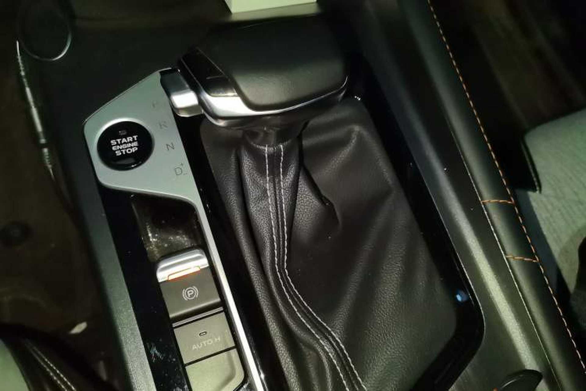Used CHANGAN OSHAN X7 PLUS 2022 1.5T Blue Whale Edition Automatic Prestige Version Gear Lever