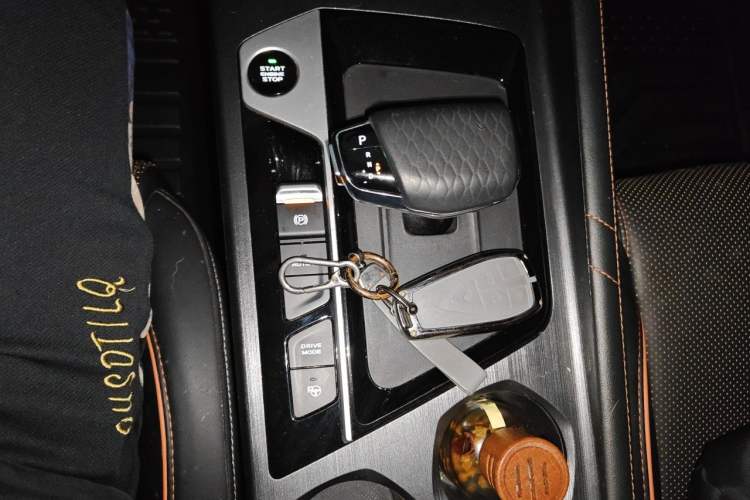 Used CHANGAN OSHAN X7 PLUS 2022 1.5T Blue Whale Edition Automatic Geeker Navigation Model Gear Lever