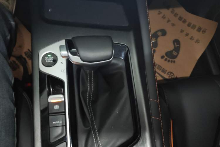 Used CHANGAN OSHAN X7 PLUS 2022 1.5T Blue Whale Edition Automatic Prestige Version Gear Lever