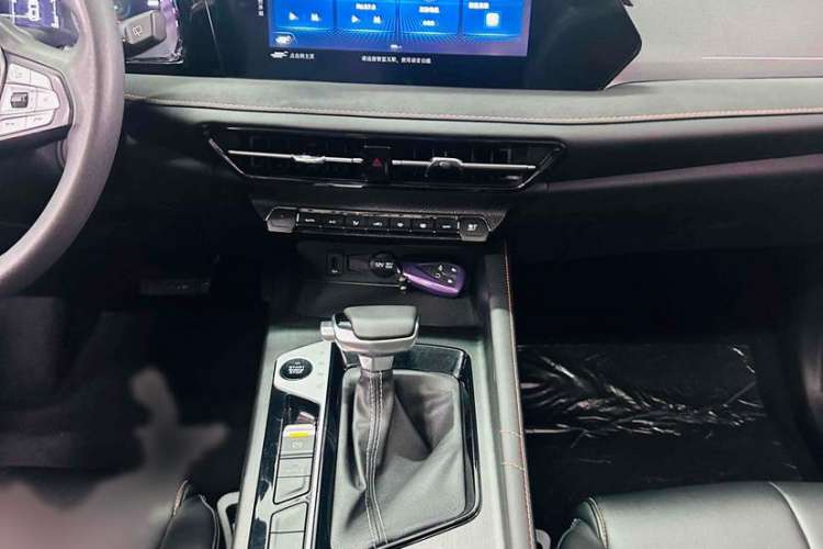 Used CHANGAN OSHAN X7 PLUS 2022 1.5T Blue Whale Edition Automatic Luxury Trim Gear Lever