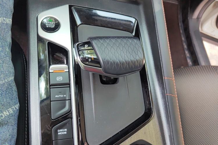 Used CHANGAN OSHAN X7 PLUS 2022 1.5T Blue Whale Edition Automatic Prestige Version Gear Lever