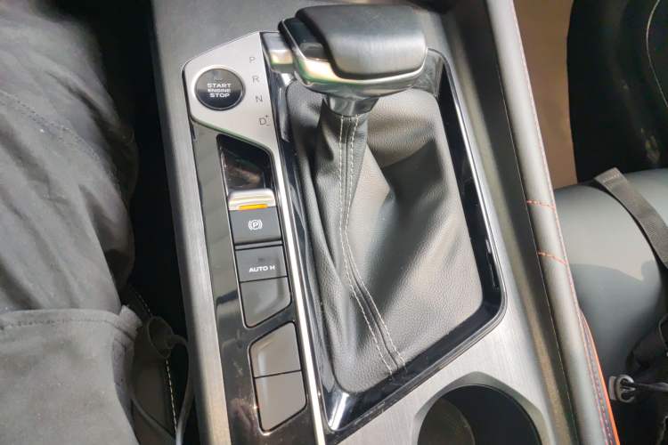 Used CHANGAN OSHAN X7 PLUS 2022 1.5T Blue Whale Edition Automatic Luxury Trim Gear Lever