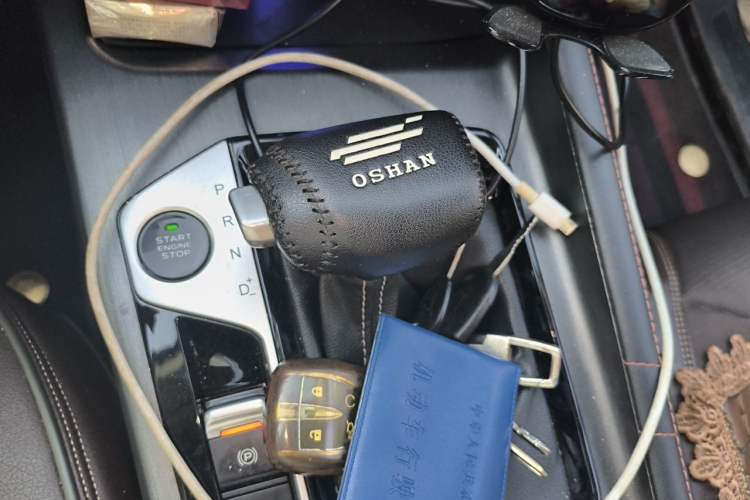 Used CHANGAN OSHAN X7 PLUS 2022 1.5T Blue Whale Edition Automatic Prestige Version Gear Lever