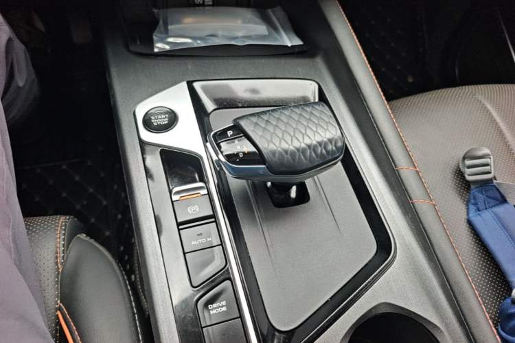 Used CHANGAN OSHAN X7 PLUS 2022 1.5T Blue Whale Edition Automatic Geeker Flagship Model Gear Lever