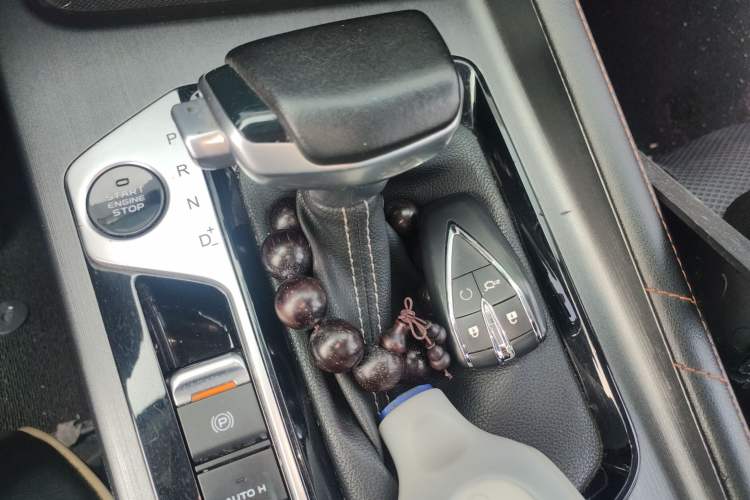 Used CHANGAN OSHAN X7 PLUS 2022 1.5T Blue Whale Edition Automatic Prestige Version Gear Lever