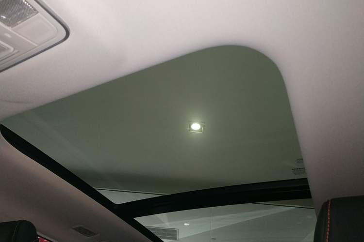 Used CHANGAN OSHAN X7 PLUS 2022 1.5T Blue Whale Edition Automatic Prestige Version Headliner