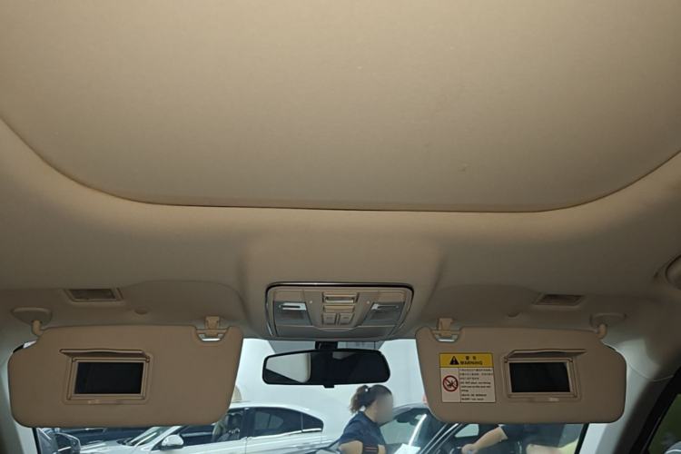 Used CHANGAN OSHAN X7 PLUS 2022 1.5T Blue Whale Edition Automatic Geeker Navigation Model Headliner