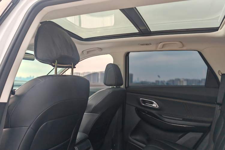 Used CHANGAN OSHAN X7 PLUS 2022 1.5T Blue Whale Edition Automatic Prestige Version Headliner