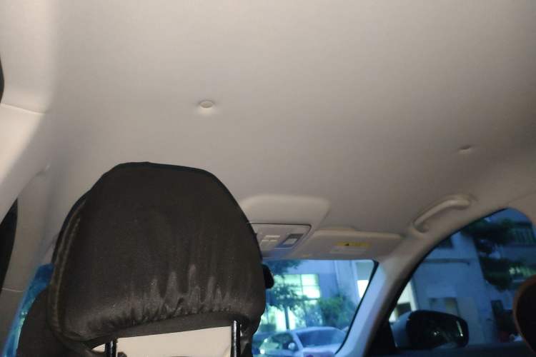 Used CHANGAN OSHAN X7 PLUS 2022 1.5T Blue Whale Edition Automatic Luxury Version Headliner