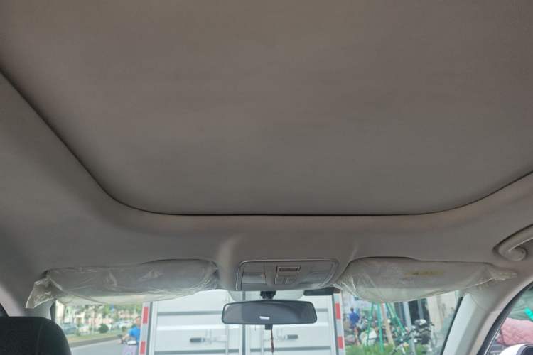 Used CHANGAN OSHAN X7 PLUS 2022 1.5T Blue Whale Edition Automatic ZhiZun Model Headliner