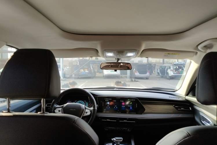 Used CHANGAN OSHAN X7 PLUS 2022 1.5T Blue Whale Edition Automatic Prestige Version Headliner