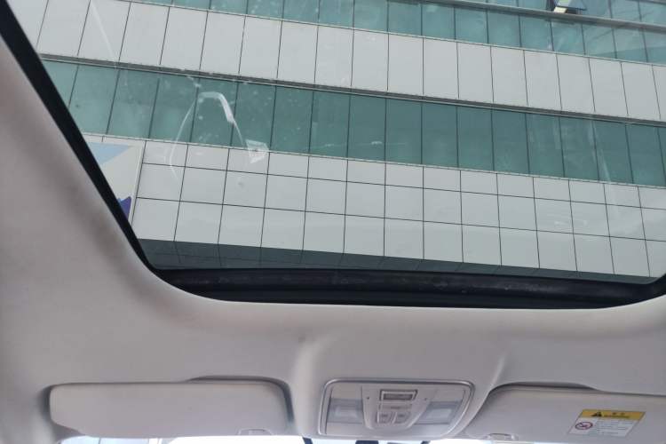 Used CHANGAN OSHAN X7 PLUS 2022 1.5T Blue Whale Edition Automatic Prestige Version Headliner