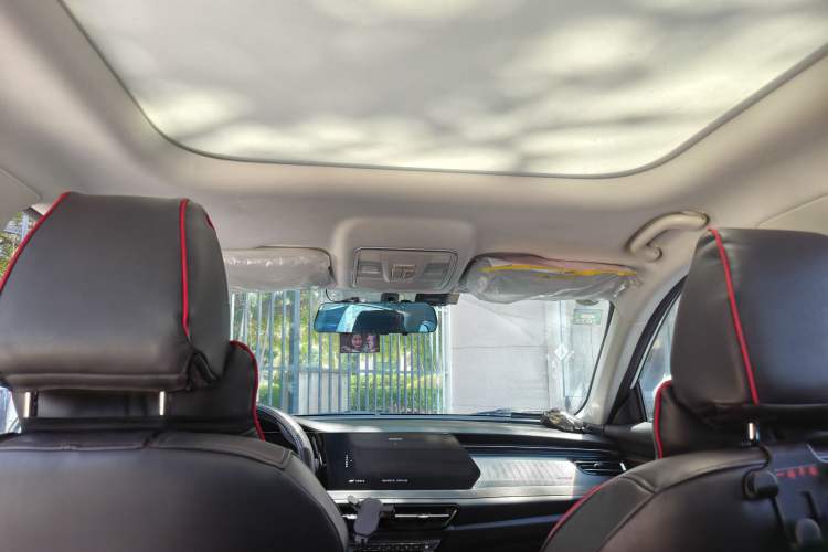 Used CHANGAN OSHAN X7 PLUS 2022 1.5T Blue Whale Edition Automatic Luxury Trim Headliner