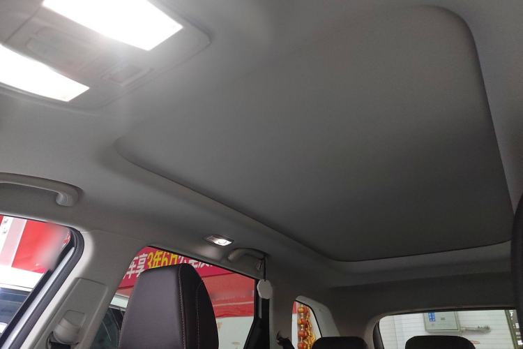 Used CHANGAN OSHAN X7 PLUS 2022 1.5T Blue Whale Edition Automatic Geeker Navigation Model Headliner