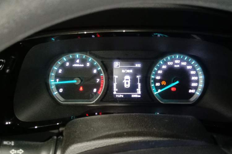 Used CHANGAN OSHAN X7 PLUS 2022 1.5T Blue Whale Edition Automatic Luxury Trim Instrument Cluster
