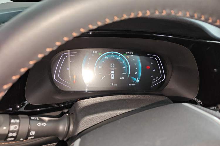 Used CHANGAN OSHAN X7 PLUS 2022 1.5T Blue Whale Edition Automatic Prestige Version Instrument Cluster