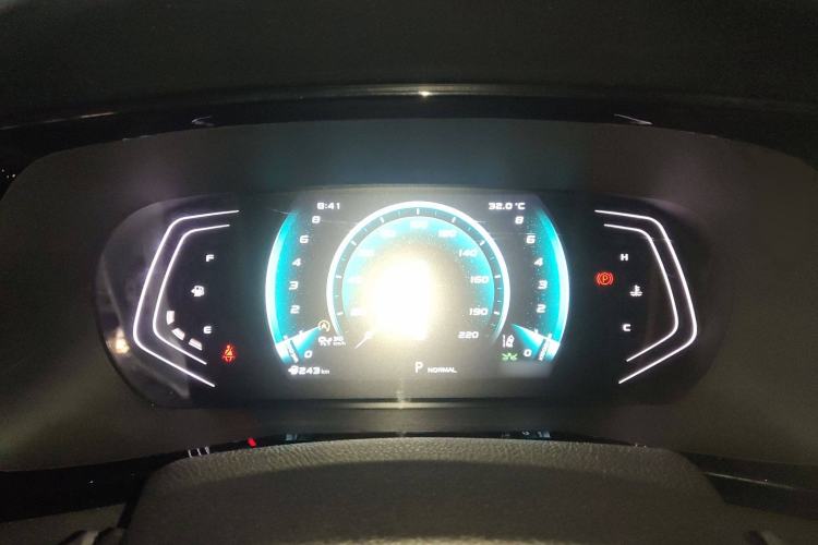 Used CHANGAN OSHAN X7 PLUS 2022 1.5T Blue Whale Edition Automatic ZhiZun Model Instrument Cluster