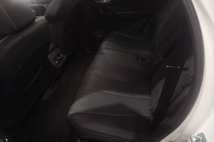 Used CHANGAN OSHAN X7 PLUS 2022 1.5T Blue Whale Edition Automatic Prestige Version Interior 1