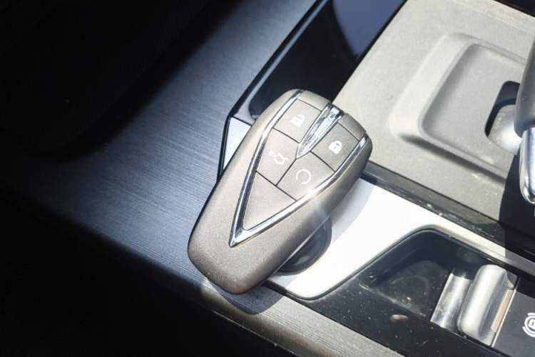 Used CHANGAN OSHAN X7 PLUS 2022 1.5T Blue Whale Edition Automatic ZhiZun Model Interior 1