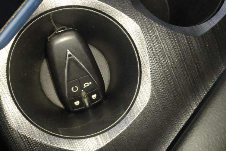 Used CHANGAN OSHAN X7 PLUS 2022 1.5T Blue Whale Edition Automatic ZhiZun Model Interior 1