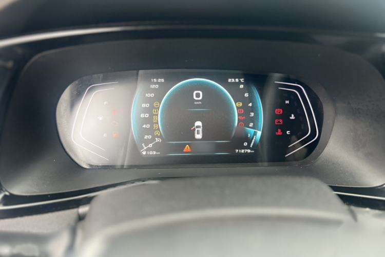 Used CHANGAN OSHAN X7 PLUS 2022 1.5T Blue Whale Edition Automatic Prestige Version Interior 10