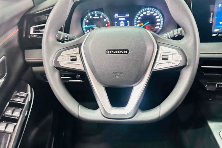 Used CHANGAN OSHAN X7 PLUS 2022 1.5T Blue Whale Edition Automatic Luxury Trim Interior 2