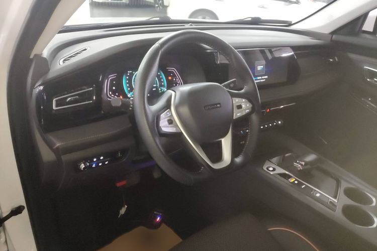 Used CHANGAN OSHAN X7 PLUS 2022 1.5T Blue Whale Edition Automatic ZhiZun Model Interior 2