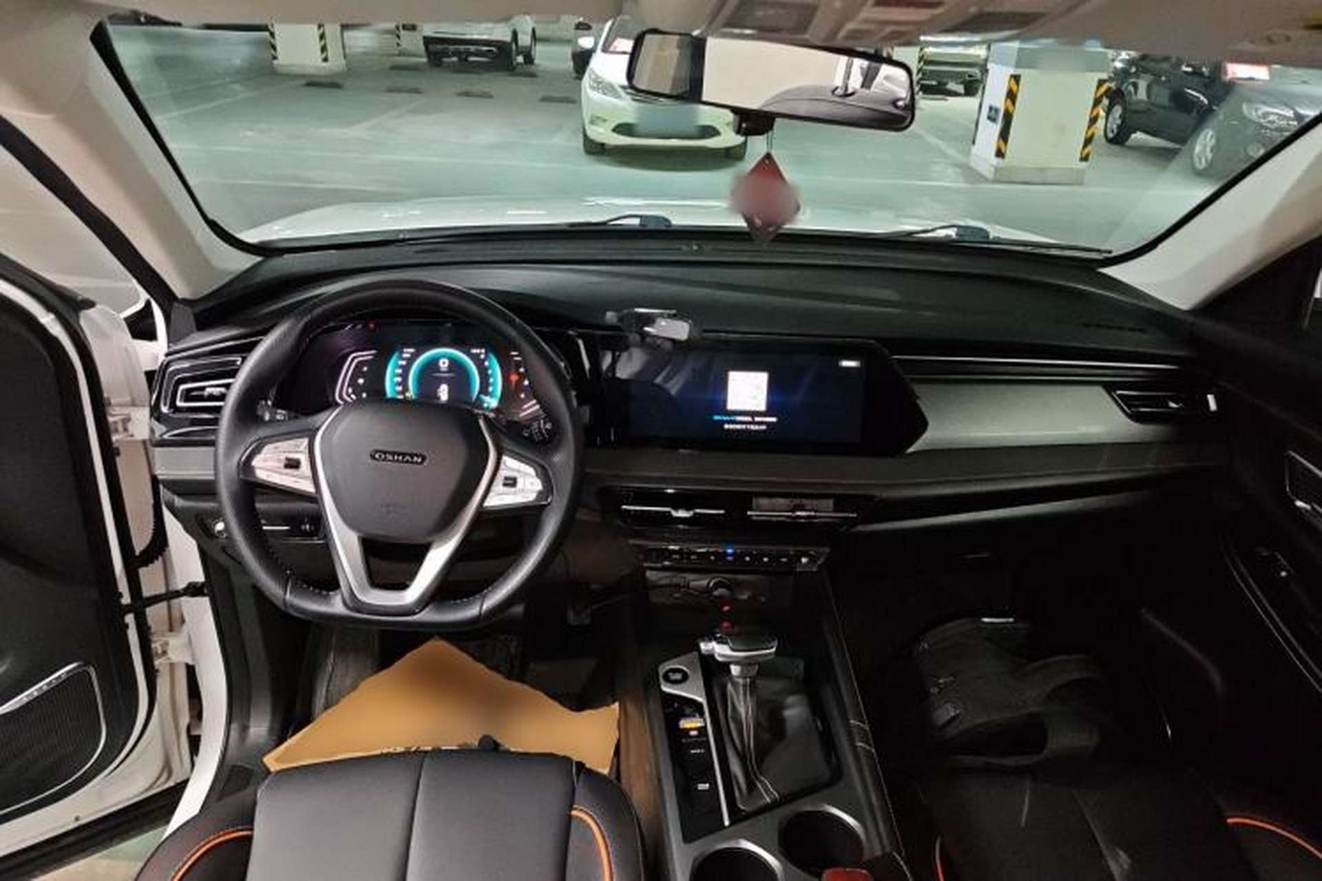 Used CHANGAN OSHAN X7 PLUS 2022 1.5T Blue Whale Edition Automatic Prestige Version Interior 2
