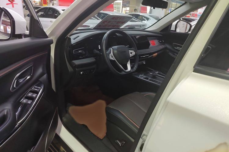 Used CHANGAN OSHAN X7 PLUS 2022 1.5T Blue Whale Edition Automatic Geeker Navigation Model Interior 2