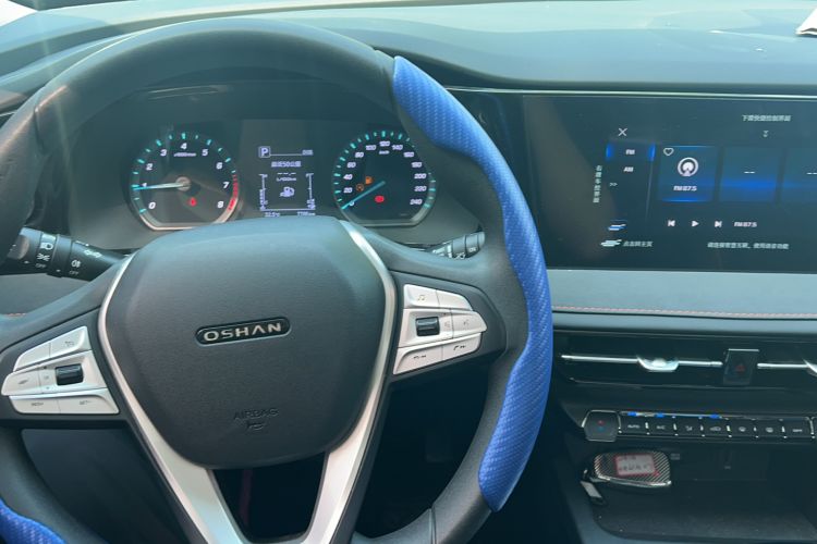 Used CHANGAN OSHAN X7 PLUS 2022 1.5T Blue Whale Edition Automatic Luxury Trim Interior 3